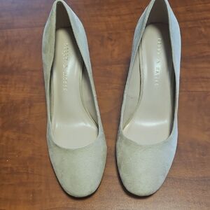 Kelly & Katie Women's Cream Pumps